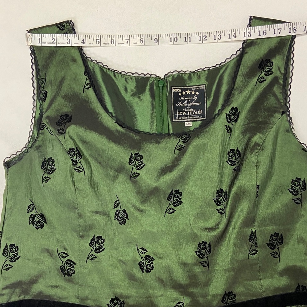 Neca Bella Swan Birthday Dress size 5XL twilight, vampire, collectible ASOS EUC - Picture 8 of 14